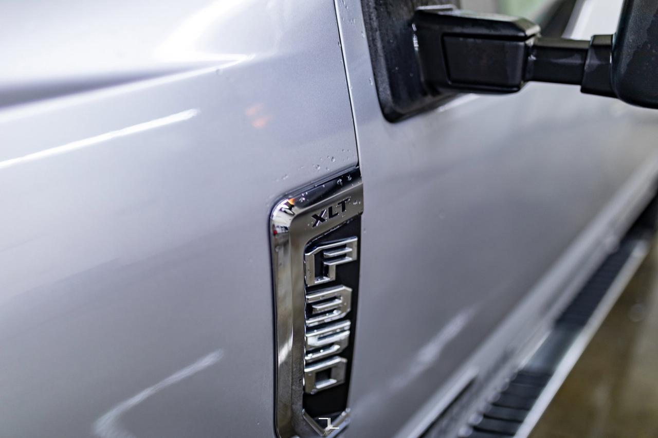 2018 Ford F-350 4x4 Crew Cab XLT FX4 Diesel Nav Roof BCam Red Deer AB