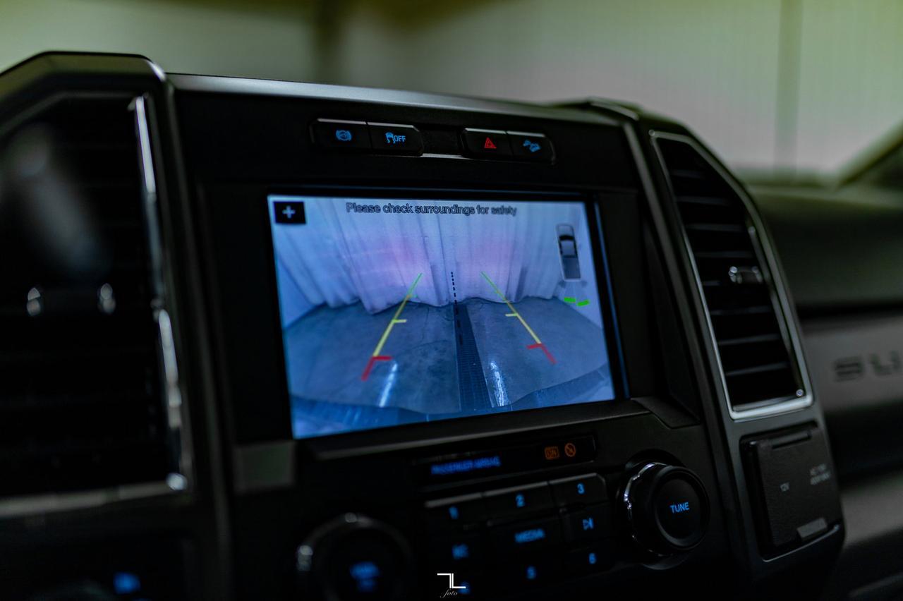 2018 Ford F-350 4x4 Crew Cab XLT FX4 Diesel Nav Roof BCam Red Deer AB