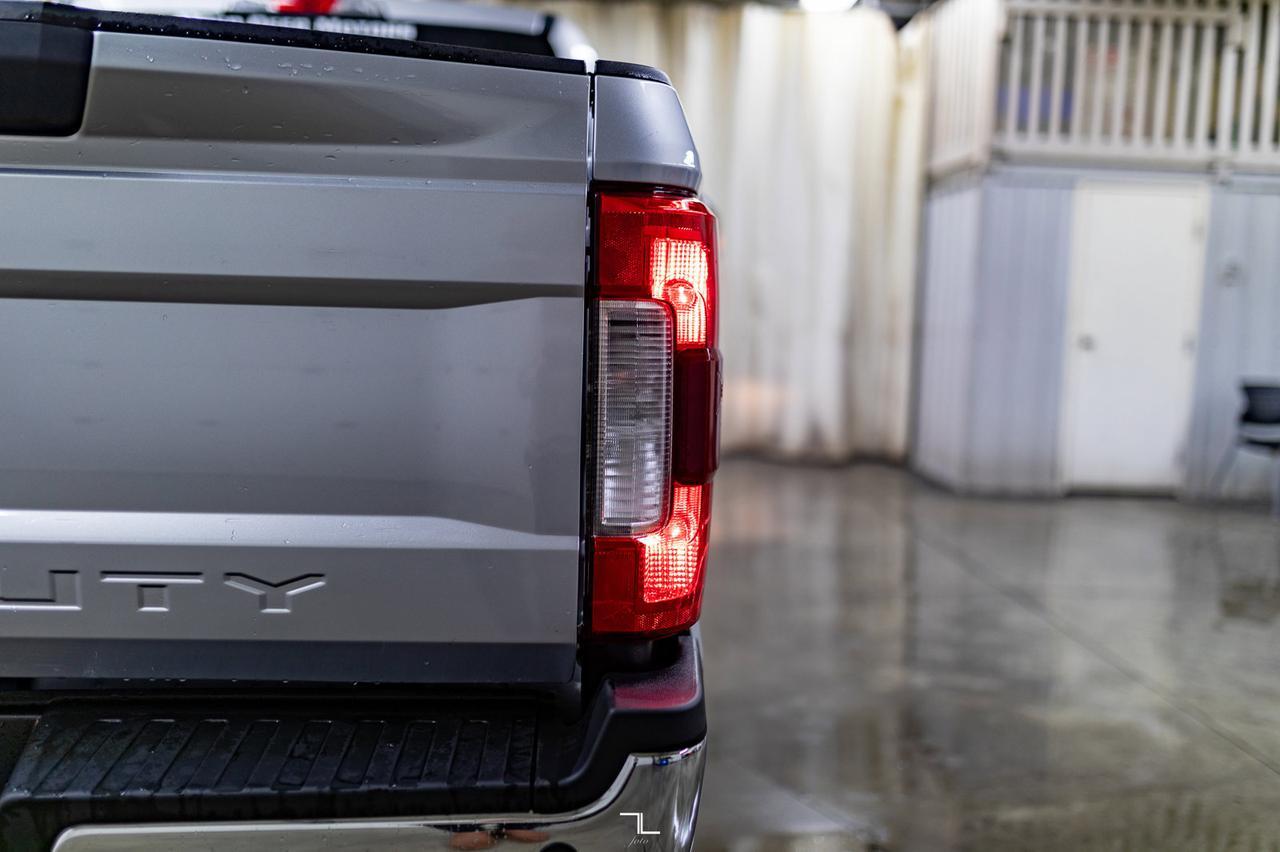 2018 Ford F-350 4x4 Crew Cab XLT FX4 Diesel Nav Roof BCam Red Deer AB