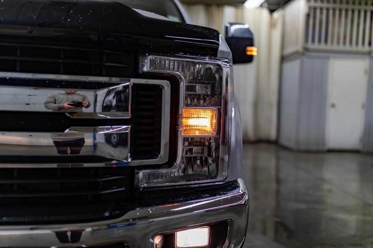 2018 Ford F-350 4x4 Crew Cab XLT FX4 Diesel Nav Roof BCam Red Deer AB