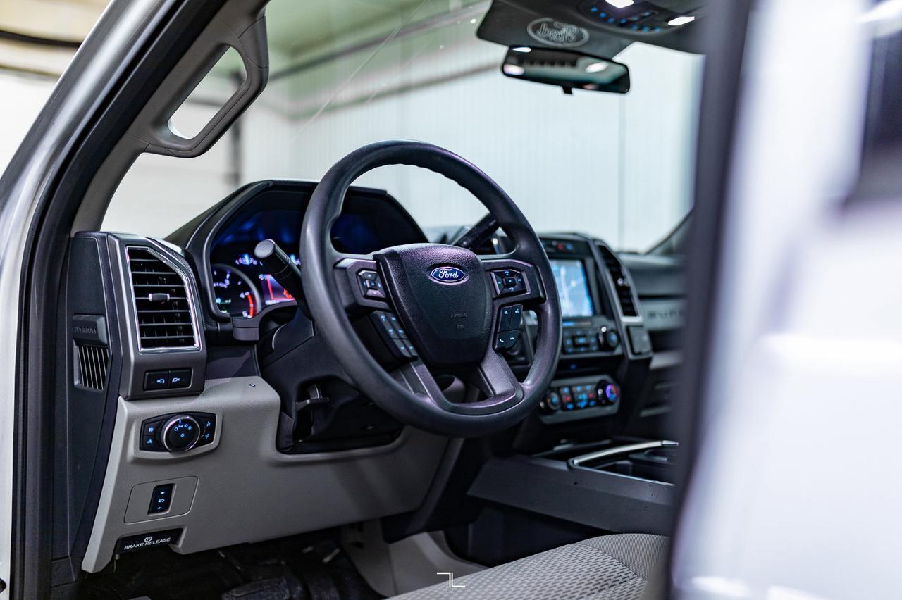 2018 Ford F-350 4x4 Crew Cab XLT FX4 Diesel Nav Roof BCam Red Deer AB