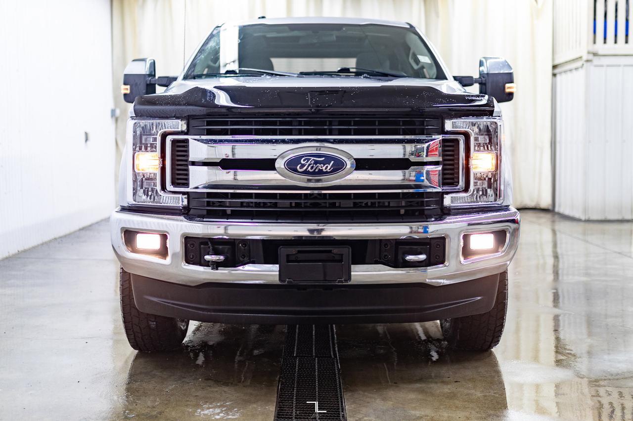2018 Ford F-350 4x4 Crew Cab XLT FX4 Diesel Nav Roof BCam Red Deer AB