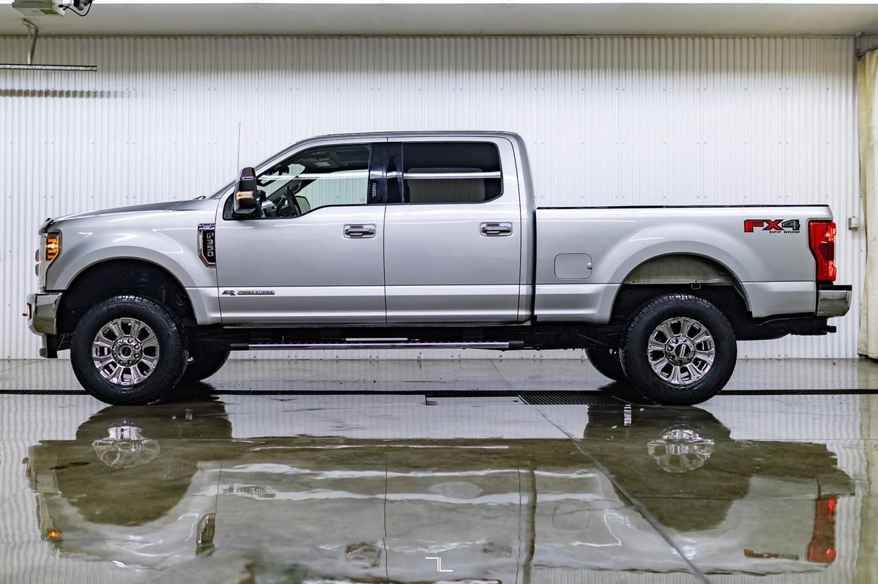 2018 Ford F-350 4x4 Crew Cab XLT FX4 Diesel Nav Roof BCam Red Deer AB