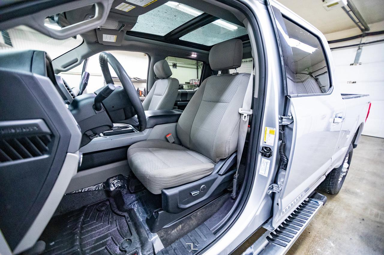 2018 Ford F-350 4x4 Crew Cab XLT FX4 Diesel Nav Roof BCam Red Deer AB