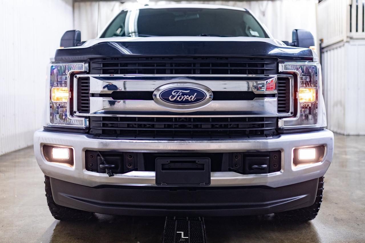 2018 Ford F-350 4x4 Crew Cab XLT FX4 Diesel PSeat BCam Red Deer AB