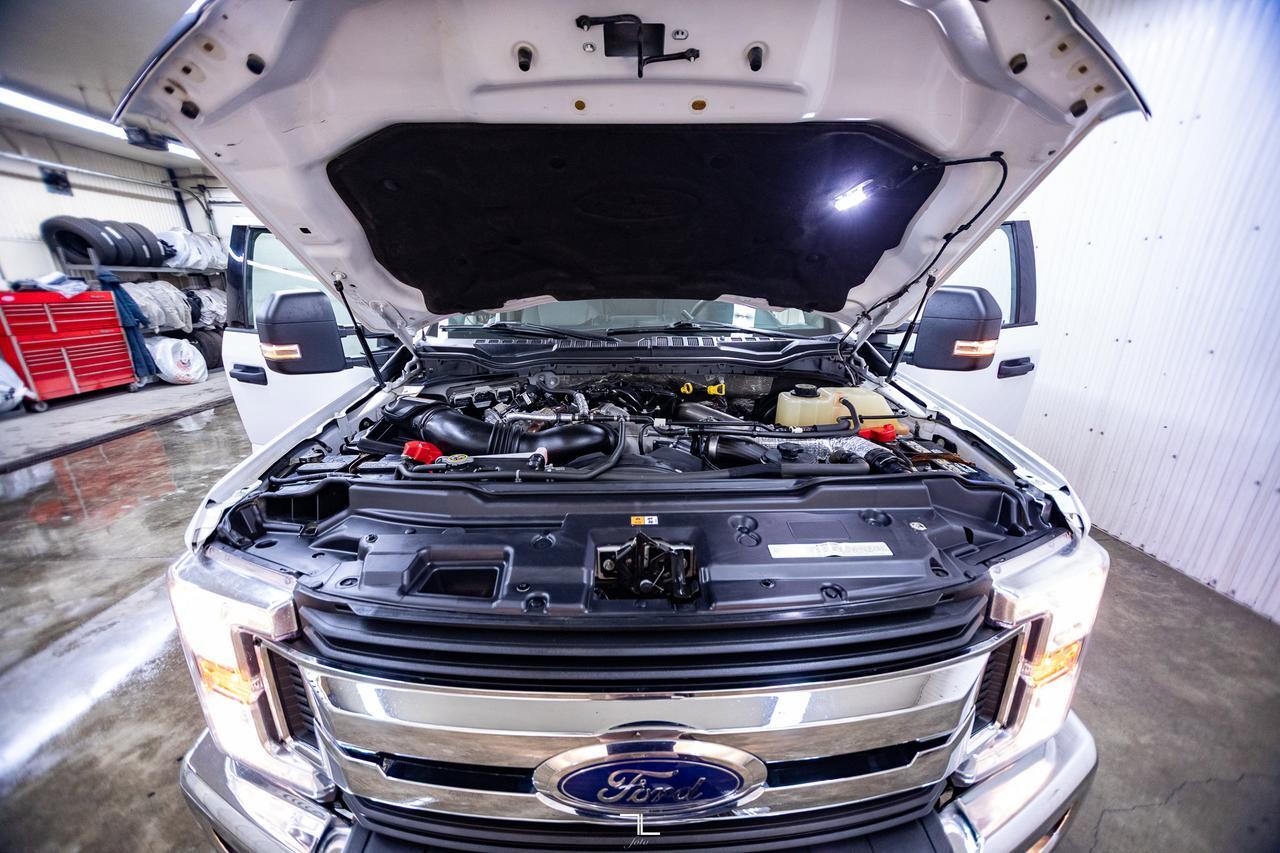 2018 Ford F-350 4x4 Crew Cab XLT FX4 Diesel PSeat BCam Red Deer AB