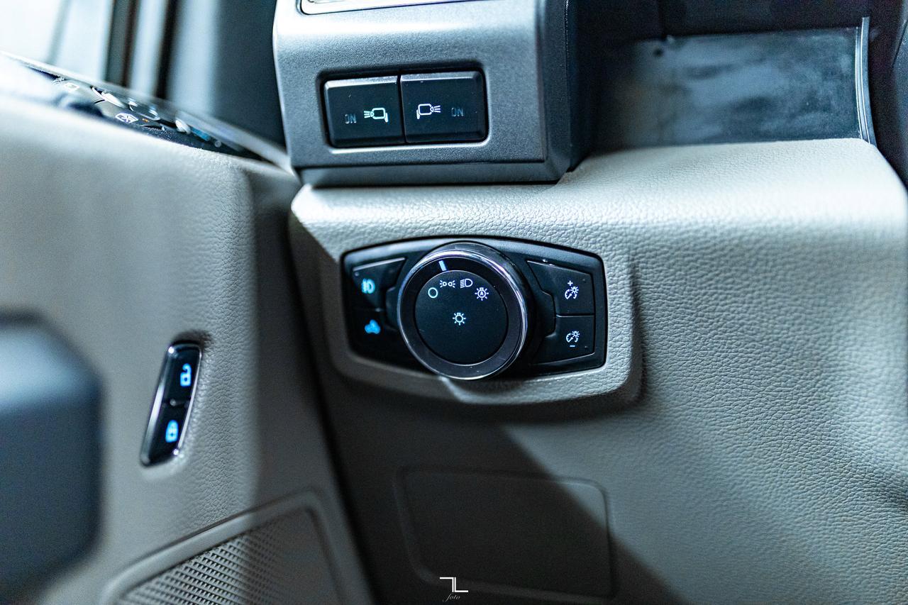 2018 Ford F-350 4x4 Crew Cab XLT FX4 Diesel PSeat BCam Red Deer AB