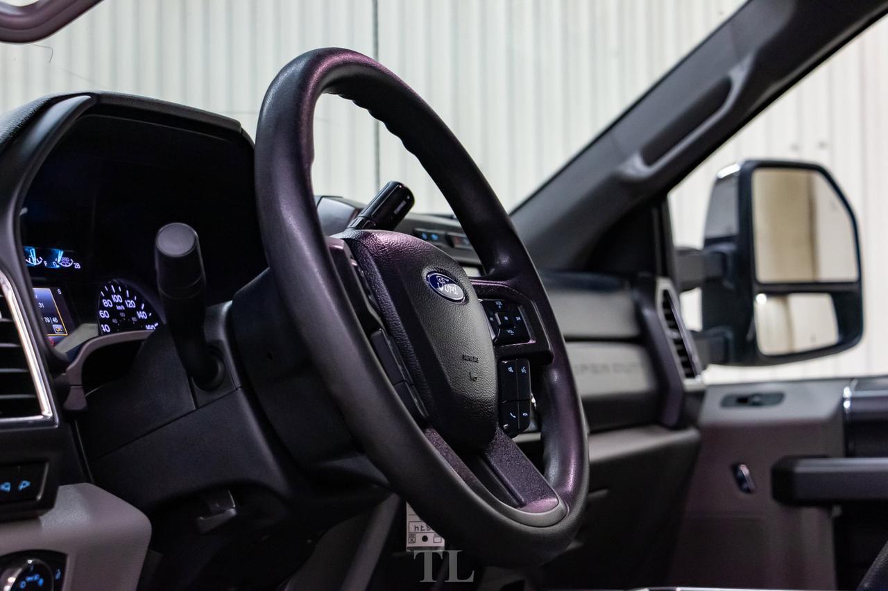 2018 Ford F-350 4x4 Crew Cab XLT FX4 Dually Diesel Nav BCam Red Deer AB