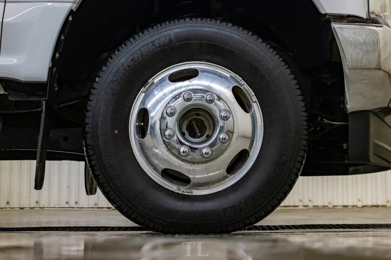 2018 Ford F-350 4x4 Crew Cab XLT FX4 Dually Diesel Nav BCam Red Deer AB