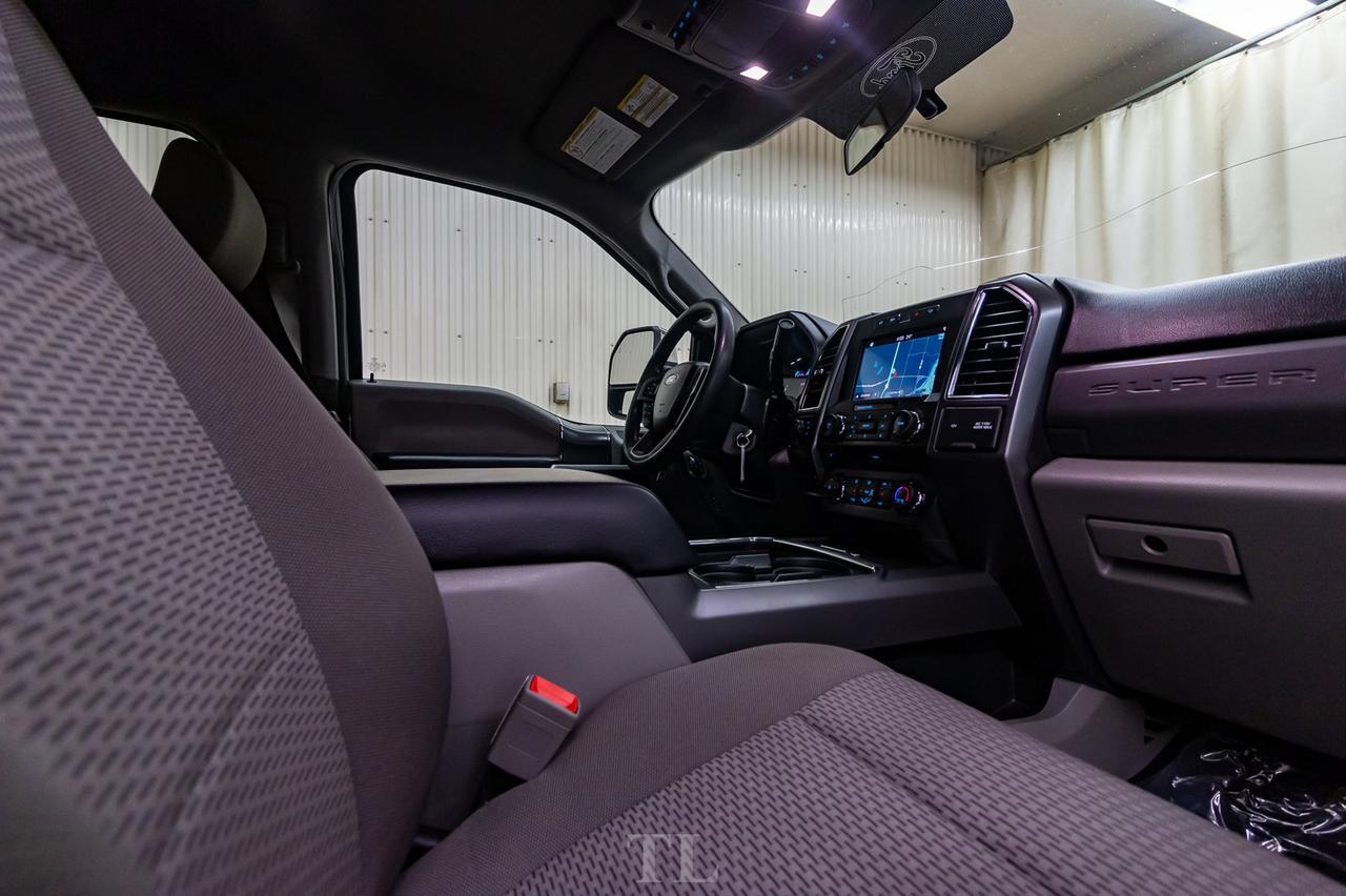 2018 Ford F-350 4x4 Crew Cab XLT FX4 Dually Diesel Nav BCam Red Deer AB