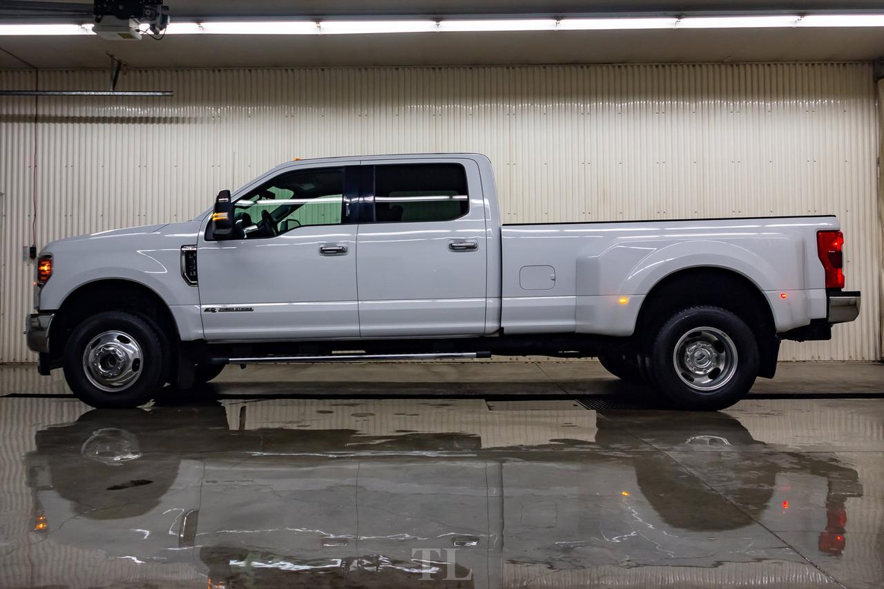 2018 Ford F-350 4x4 Crew Cab XLT FX4 Dually Diesel Nav BCam Red Deer AB
