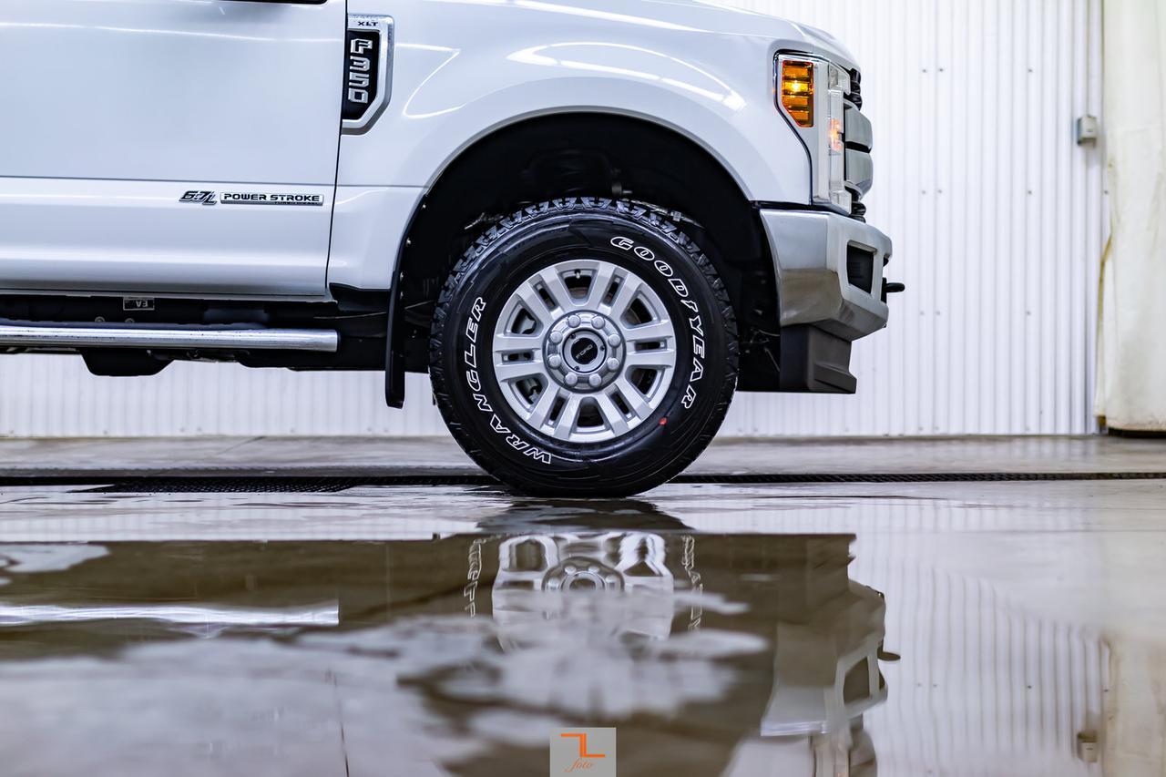 2018 Ford F-350 4x4 Crew Cab XLT FX4 Longbox Diesel BCam Red Deer AB