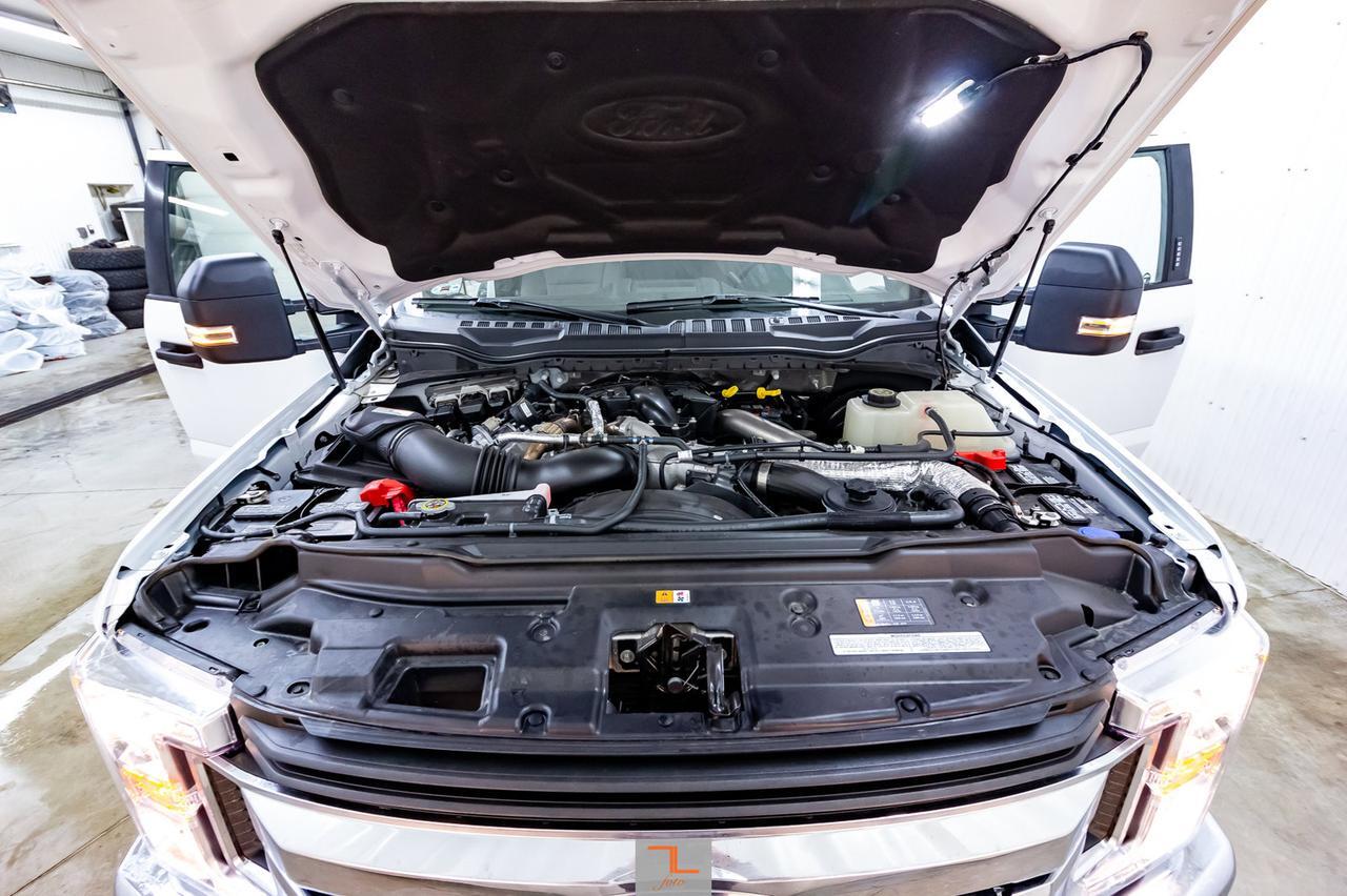 2018 Ford F-350 4x4 Crew Cab XLT FX4 Longbox Diesel BCam Red Deer AB