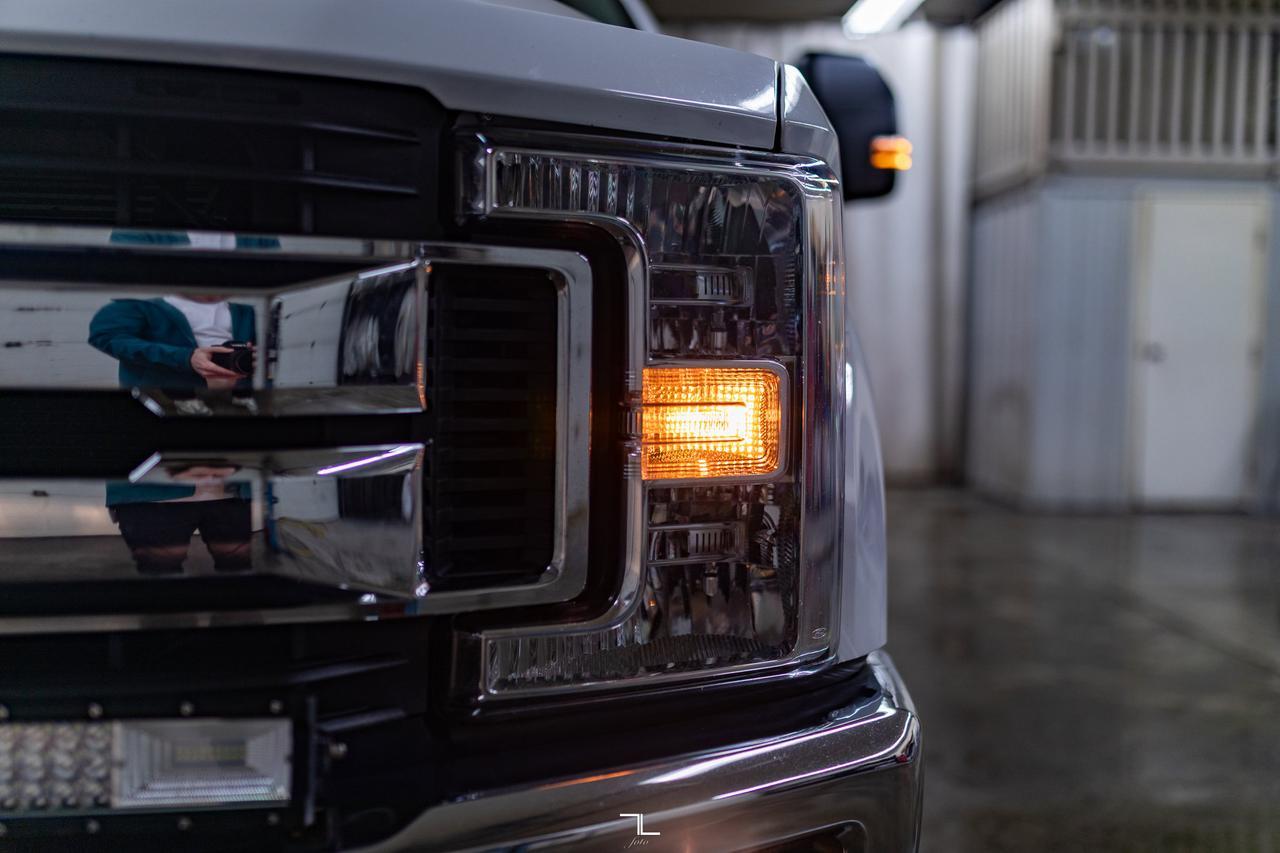 2018 Ford F-350 4x4 Crew Cab XLT FX4 Longbox PSeat BCam Red Deer AB