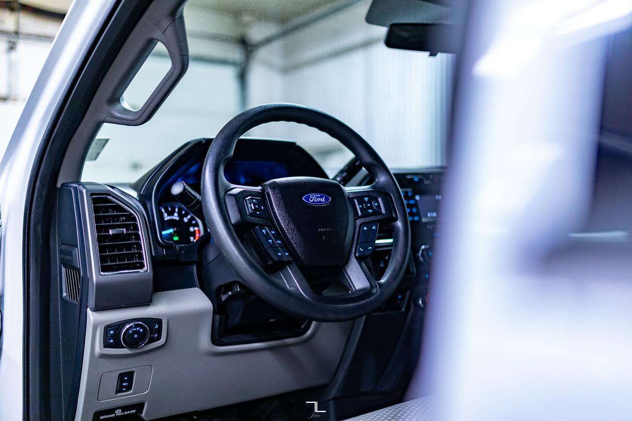 2018 Ford F-350 4x4 Crew Cab XLT FX4 Longbox PSeat BCam Red Deer AB