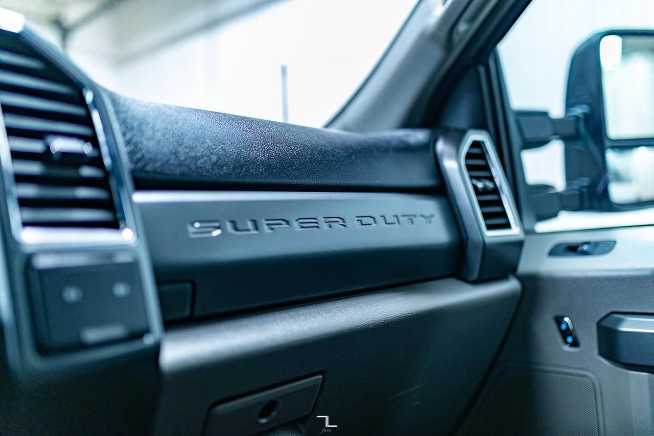 2018 Ford F-350 4x4 Crew Cab XLT FX4 Longbox PSeat BCam Red Deer AB