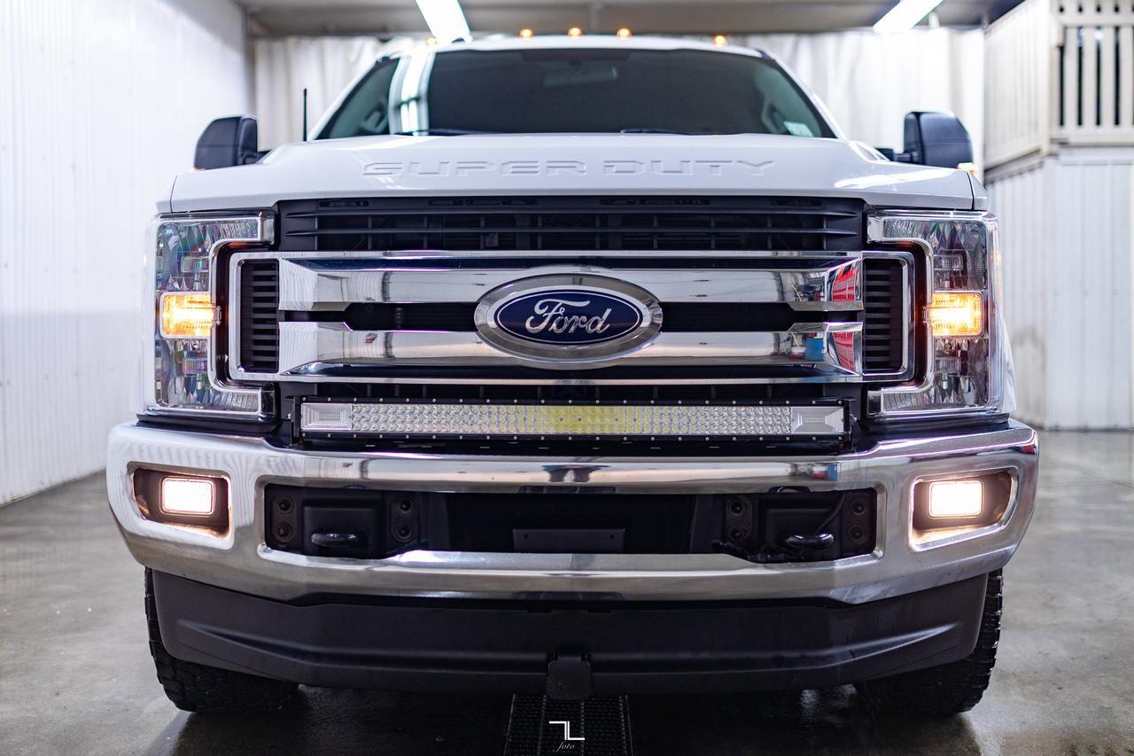 2018 Ford F-350 4x4 Crew Cab XLT FX4 Longbox PSeat BCam Red Deer AB