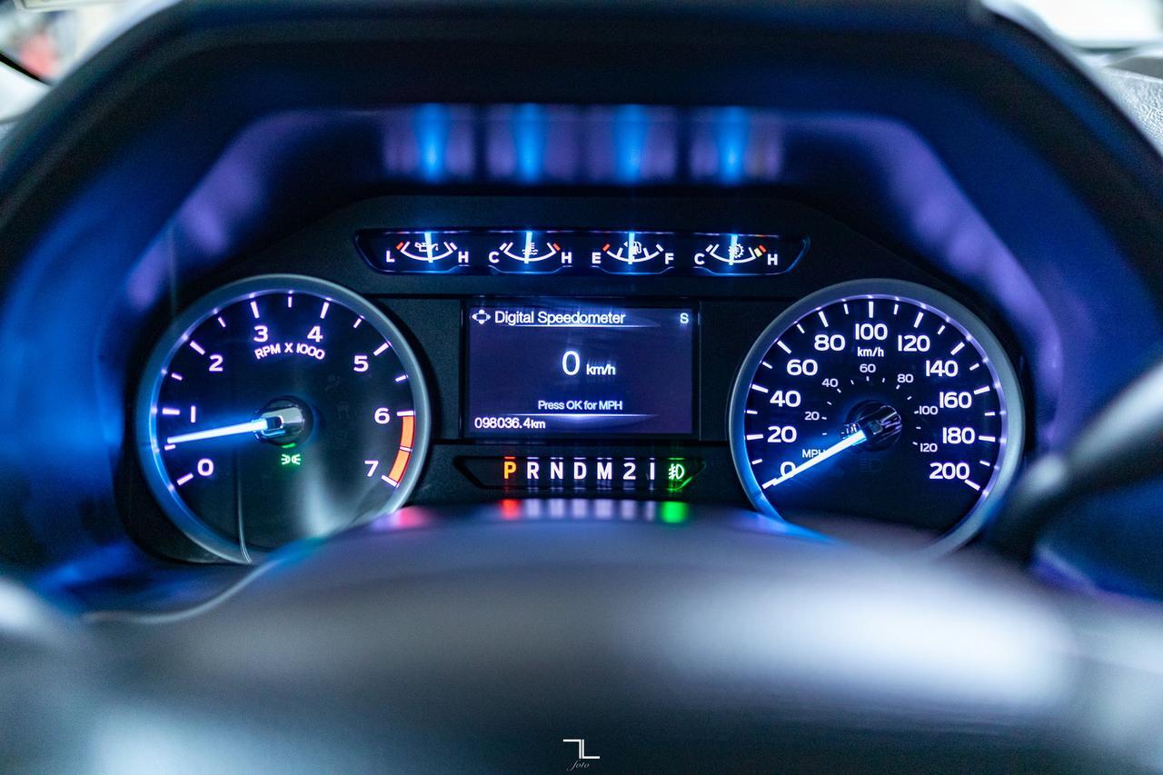 2018 Ford F-350 4x4 Crew Cab XLT FX4 Longbox PSeat BCam Red Deer AB