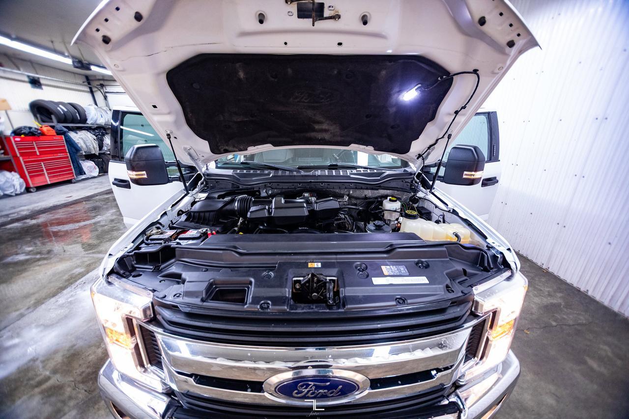 2018 Ford F-350 4x4 Crew Cab XLT FX4 Longbox PSeat BCam Red Deer AB