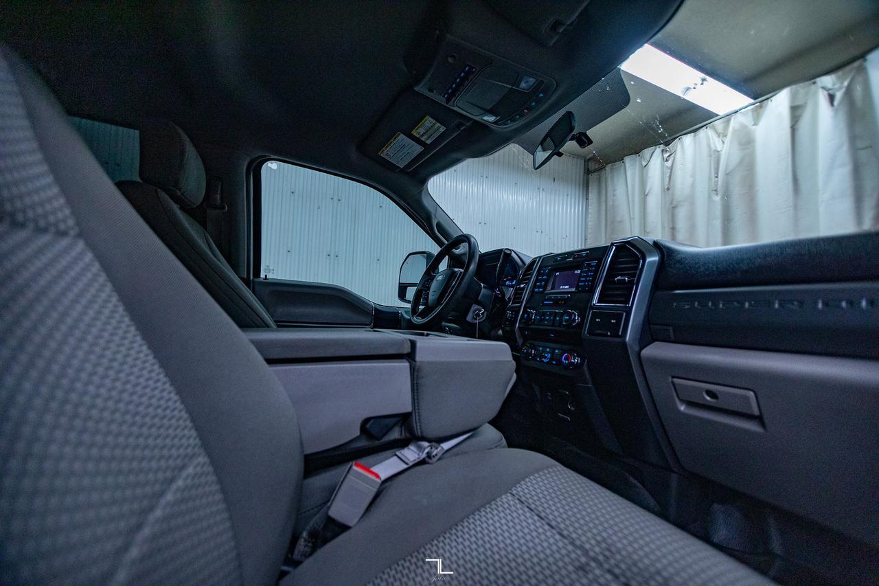 2018 Ford F-350 4x4 Crew Cab XLT FX4 Longbox PSeat BCam Red Deer AB