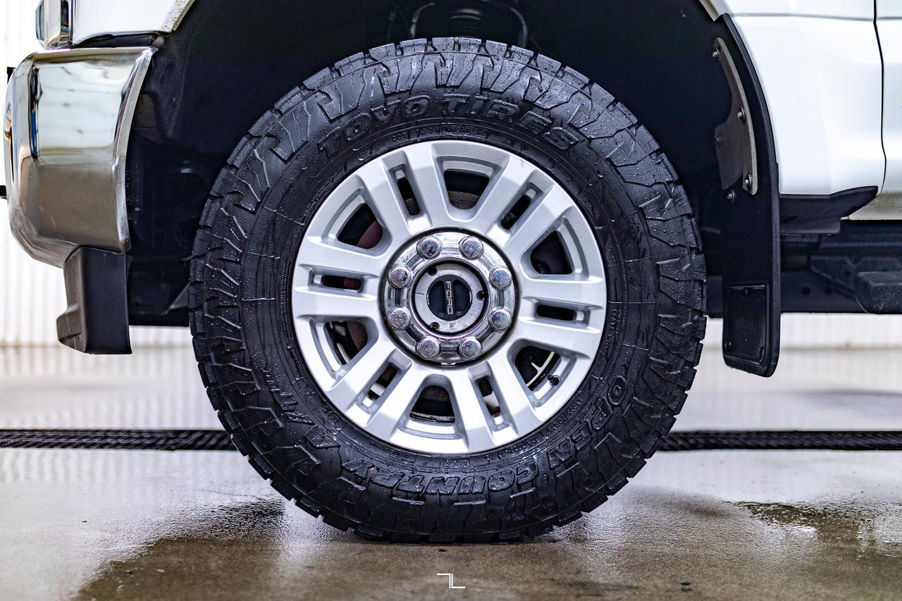 2018 Ford F-350 4x4 Crew Cab XLT FX4 Longbox PSeat BCam Red Deer AB
