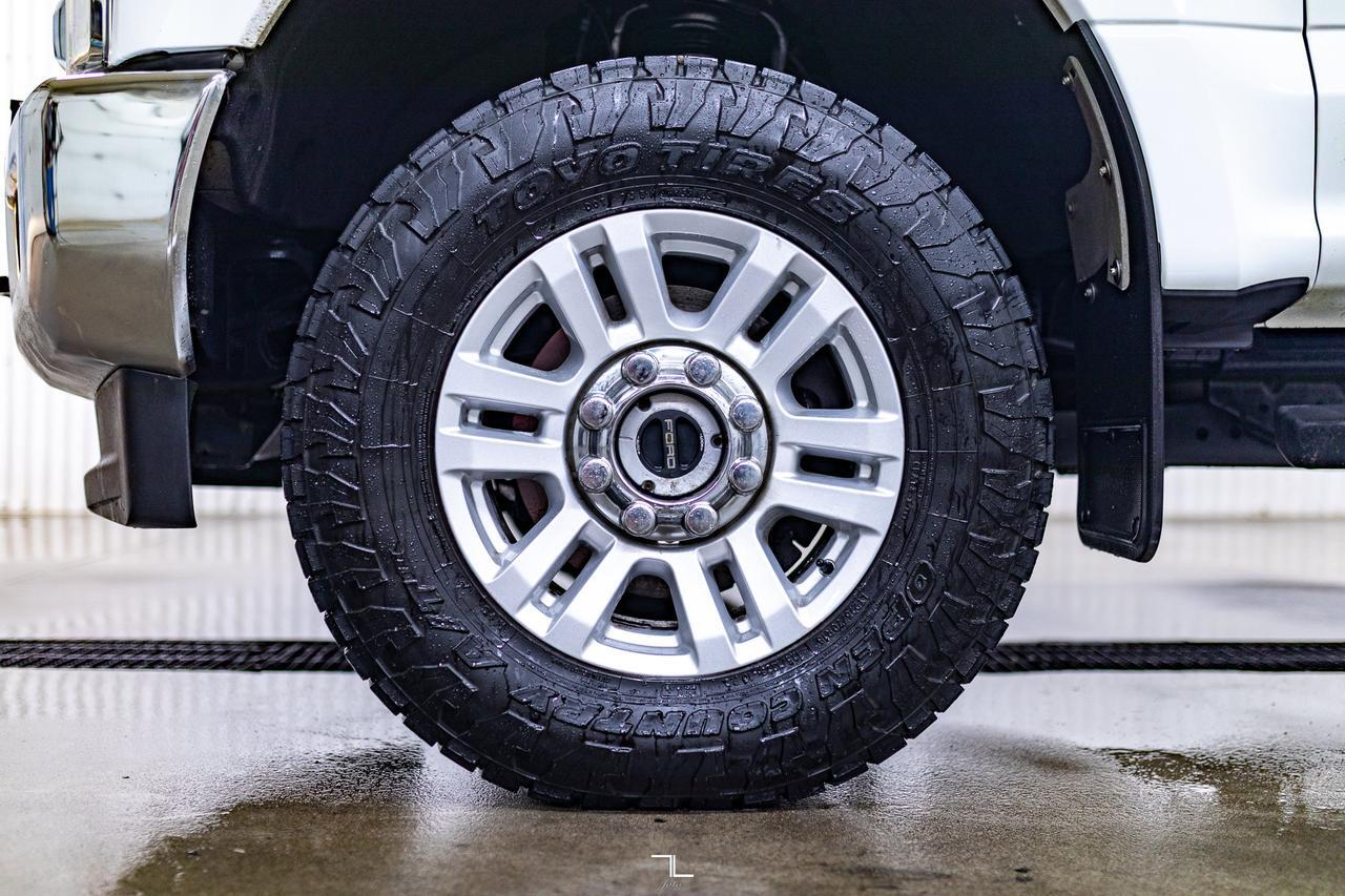 2018 Ford F-350 4x4 Crew Cab XLT FX4 Longbox PSeat BCam Red Deer AB