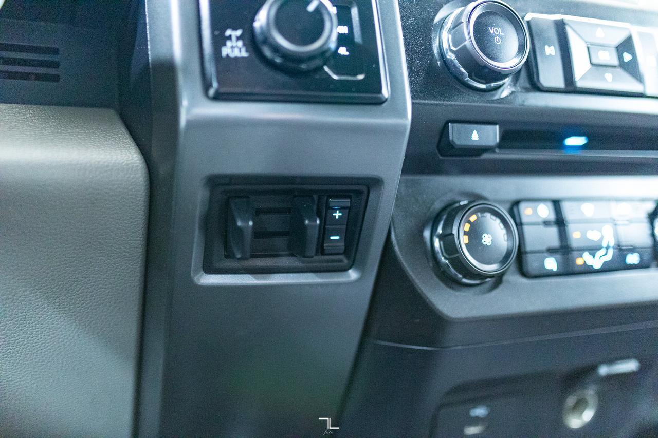 2018 Ford F-350 4x4 Crew Cab XLT FX4 Longbox PSeat BCam Red Deer AB