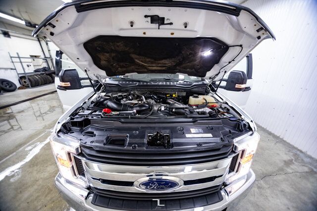 2018 Ford F-350 4x4 Crew Cab XLT Longbox Diesel BCam Red Deer AB