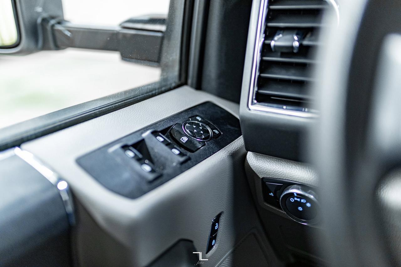 2018 Ford F-350 4x4 Crew Cab XLT Longbox Diesel BCam Red Deer AB