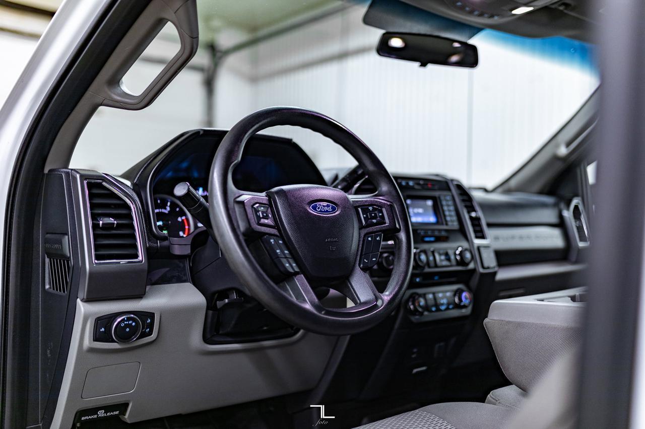 2018 Ford F-350 4x4 Crew Cab XLT Longbox Diesel BCam Red Deer AB