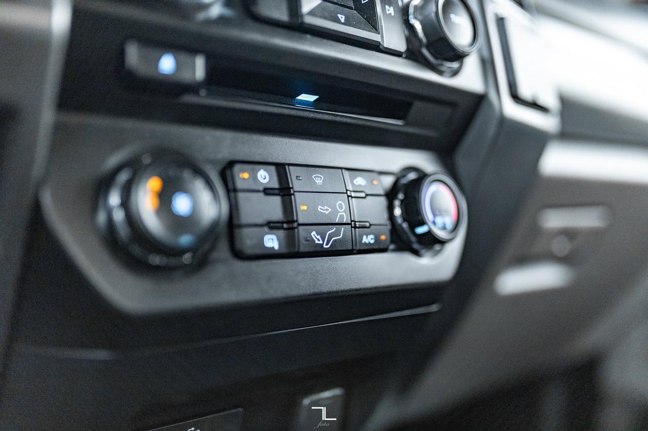 2018 Ford F-350 4x4 Crew Cab XLT Longbox Diesel BCam Red Deer AB