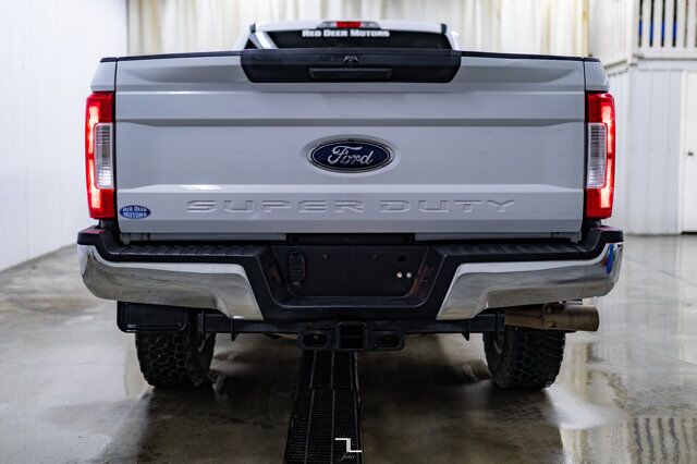 2018 Ford F-350 4x4 Crew Cab XLT Longbox Diesel BCam Red Deer AB