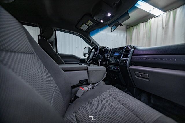 2018 Ford F-350 4x4 Crew Cab XLT Longbox Diesel BCam Red Deer AB