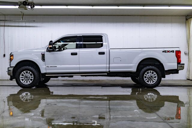 2018 Ford F-350 4x4 Crew Cab XLT Longbox Diesel BCam Red Deer AB