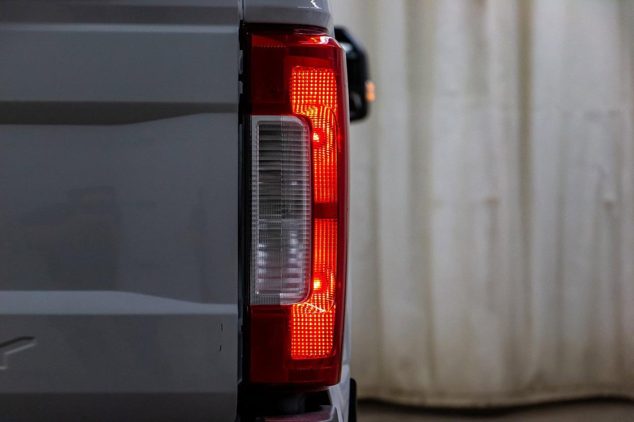 2018 Ford F-350 4x4 Crew Cab XLT Longbox Diesel Red Deer AB