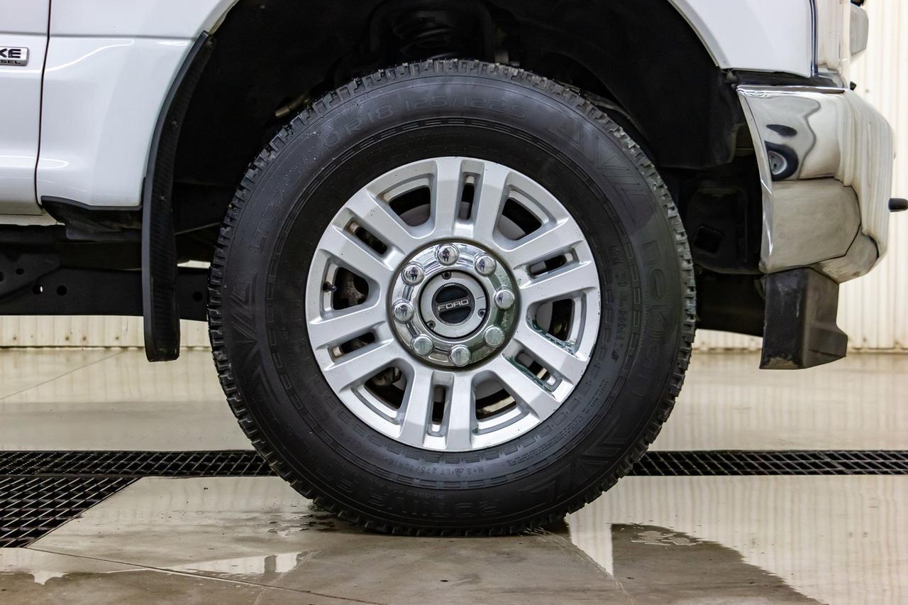 2018 Ford F-350 4x4 Crew Cab XLT Longbox Diesel Red Deer AB