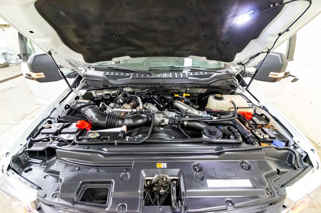 2018 Ford F-350 4x4 Crew Cab XLT Longbox Diesel Red Deer AB