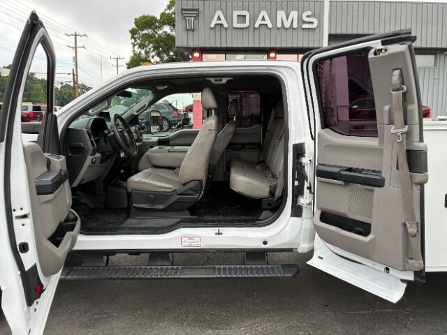 2018 Ford F-350 Chassis XL Extended Cab w/Rear Doors DRW Dallas NC