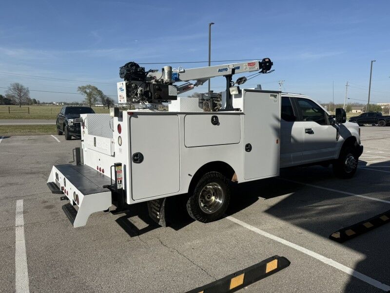 2018 Ford F-350 DRW 4x4 Utility w/ 3203 Auto Crane XL Collinsville OK