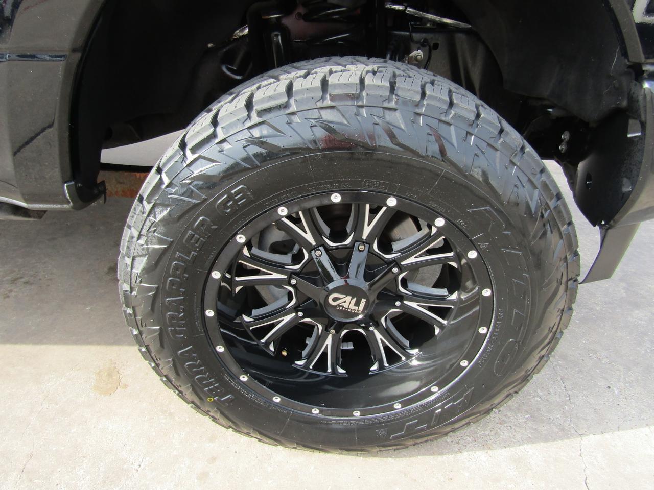 2018 Ford F-350 Platinum 4WD Crew Cab 8 Box Grand Prairie TX