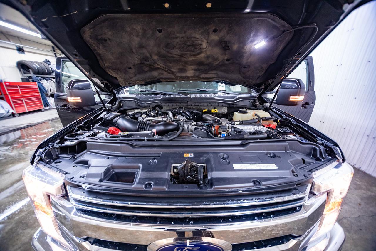 2018 Ford F-450 4x4 Crew Cab Lariat Dually Diesel Leather Roof Nav Red Deer AB