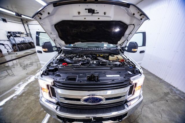 2018 Ford F-450 4x4 Crew Cab XLT Dually Diesel Red Deer AB