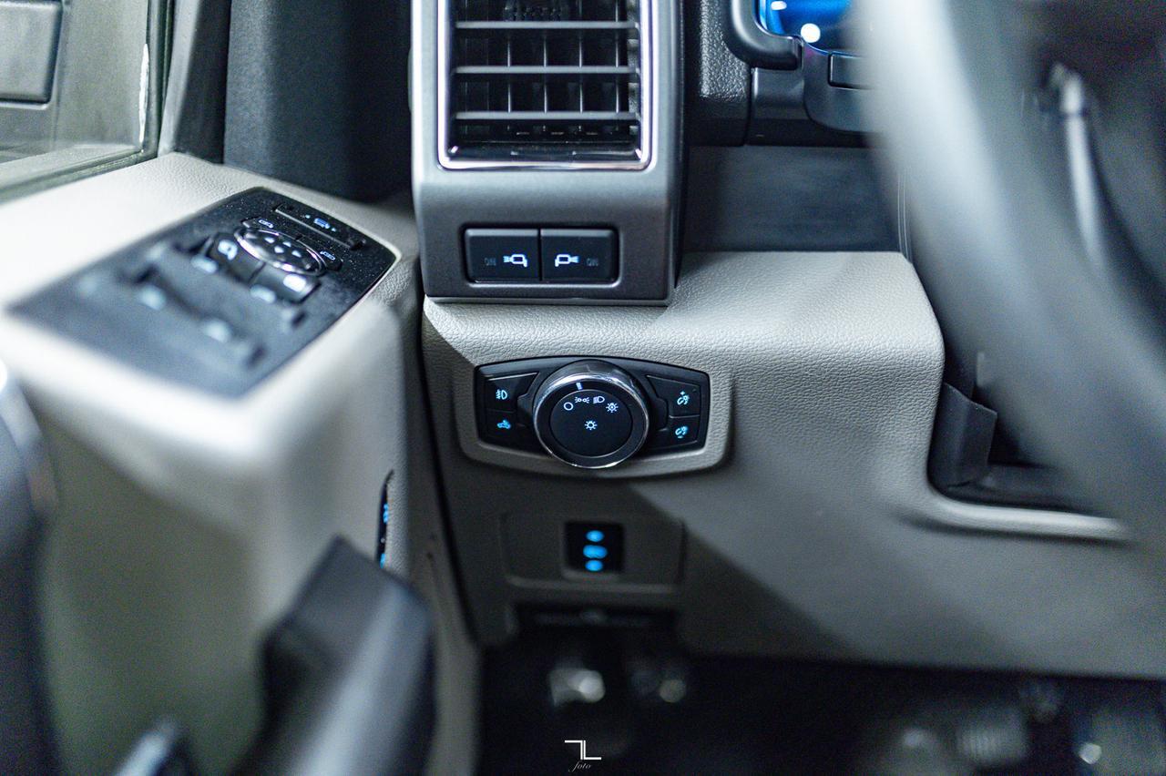 2018 Ford F-450 4x4 Crew Cab XLT FX4 Dually Diesel Nav BCam Red Deer AB