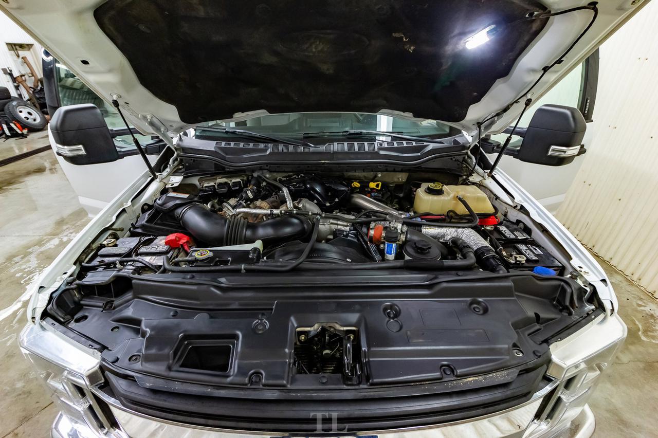 2018 Ford F-550 4x4 Crew Cab XLT Deck Diesel Red Deer AB