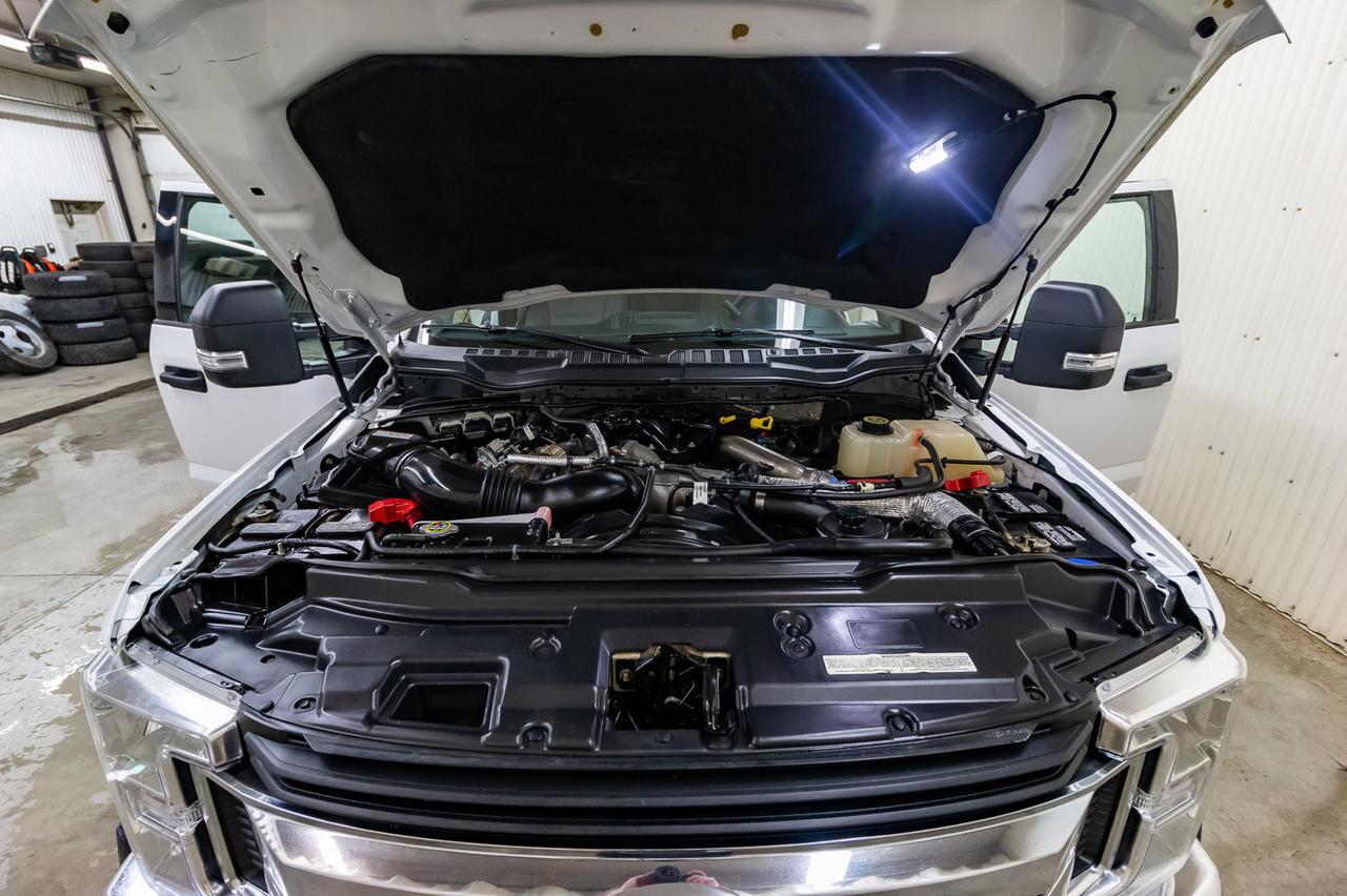 2018 Ford F-550 4x4 Crew Cab XLT Diesel Deck Red Deer AB