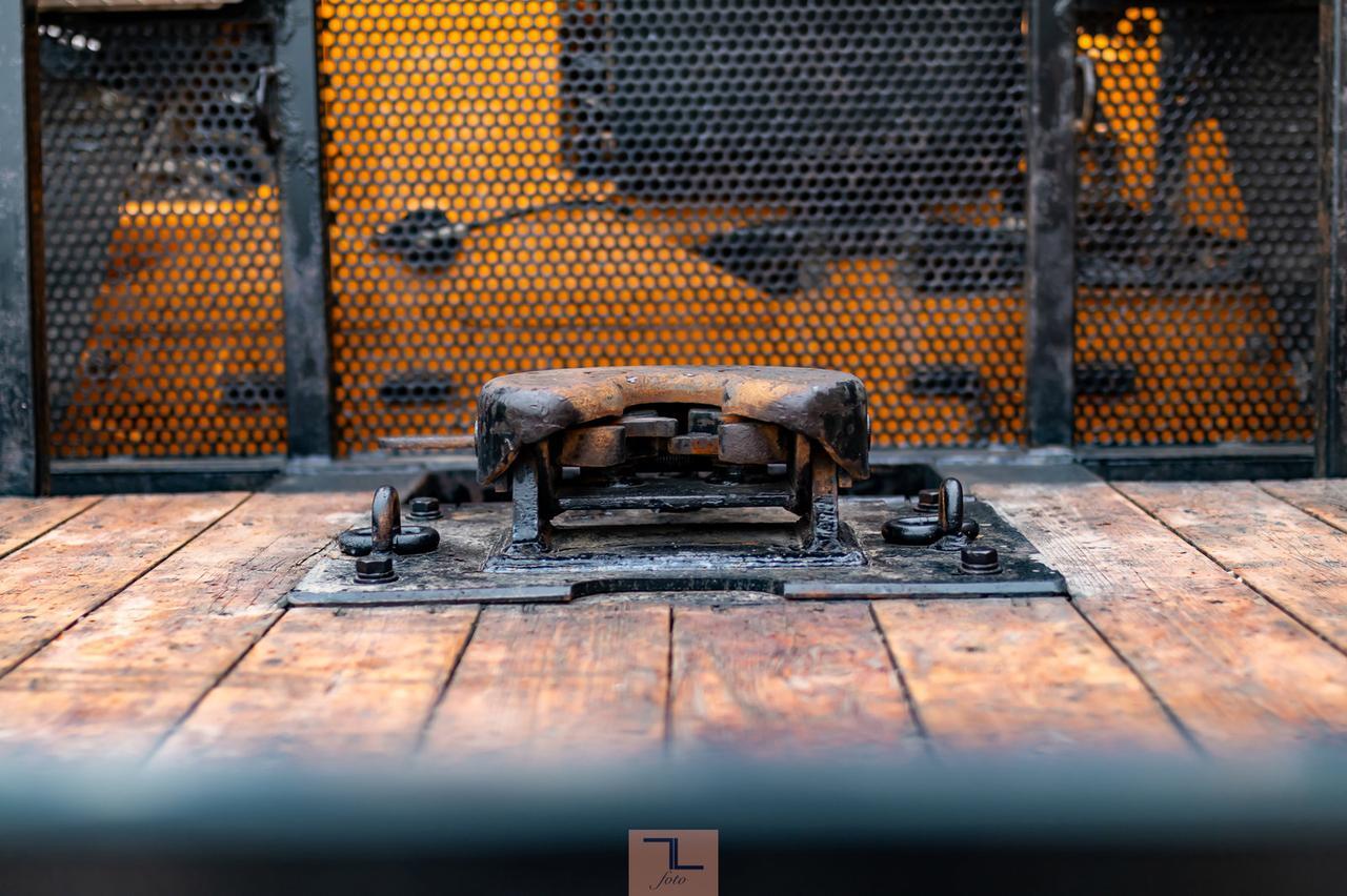 2018 Ford F-550 4x4 Super Cab XLT Picker Deck Diesel Red Deer AB