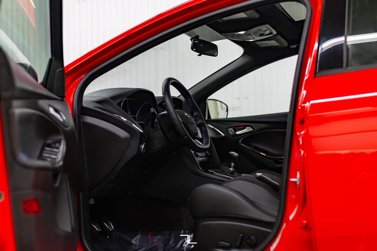 2018 Ford Focus AWD RS Manual Leather Roof Nav Red Deer AB