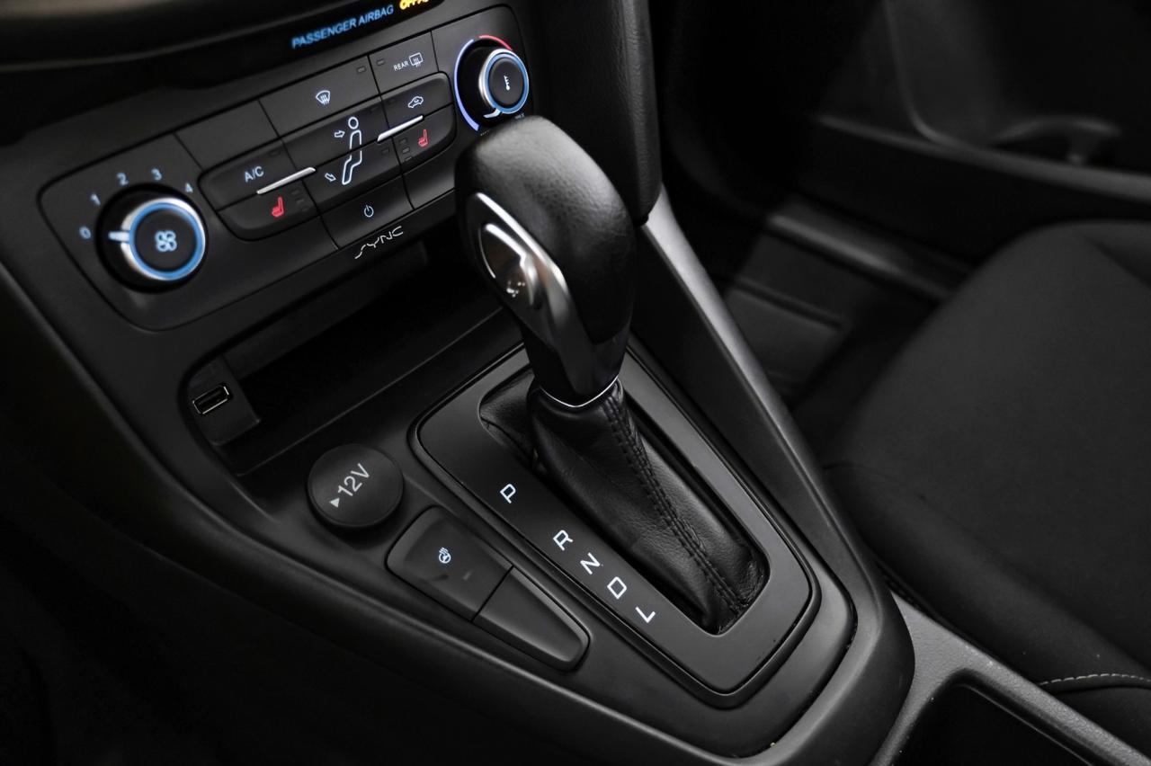 2018 Ford Focus SE AUTOMATIC HEATED SEATS REAR CAMERA BLUETOOTH CRUISE CONTROL A Carrollton TX