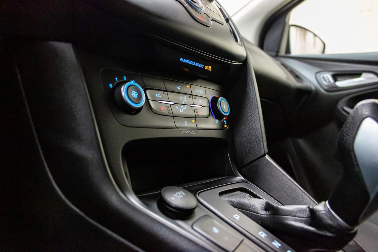 2018 Ford Focus SE Hatchback BCam Heated Seats Red Deer AB