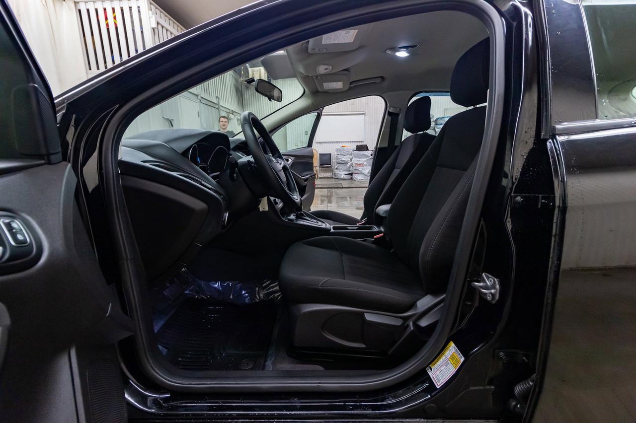 2018 Ford Focus SE Hatchback BCam Heated Seats Red Deer AB